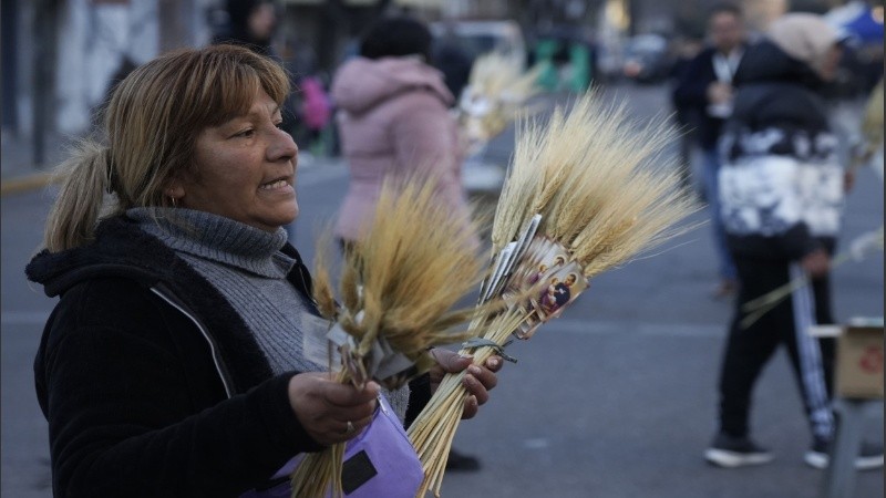 Paz, pan y trabajo en Rosario: estampas de la celebración de San Cayetano.