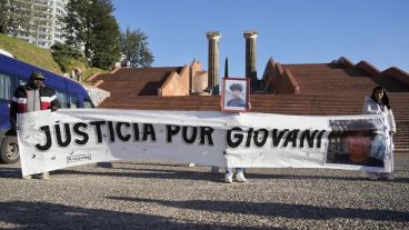 La familia de Giovani Mvogo convoca a una marcha hacia el Parque España este viernes.