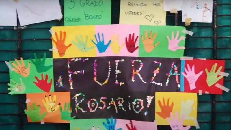 Los dibujos dieron un mensaje de aliento a los bomberos.