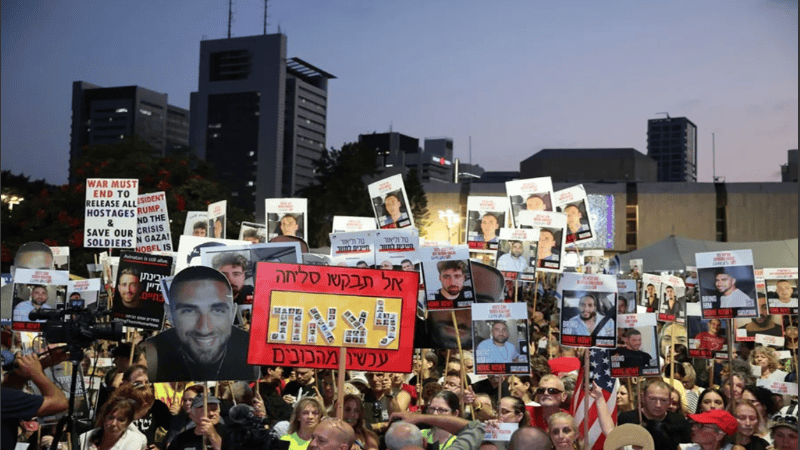 La manifestación de israelíes contra el plan de intervención total se realizó este sábado en Tel Aviv.