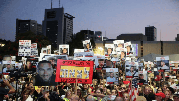 La manifestación de israelíes contra el plan de intervención total se realizó este sábado en Tel Aviv.