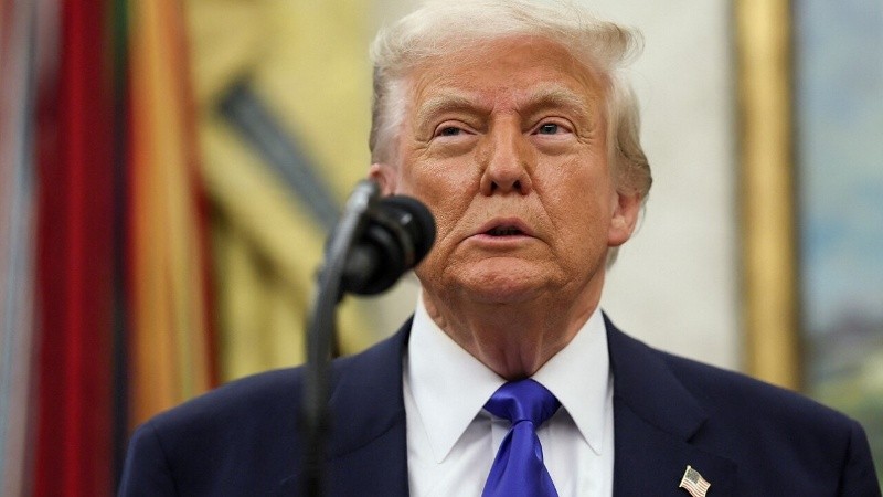 Donald Trump anunció que su Gobierno ofrecerá 1.000 dólares como incentivo para los inmigrantes que decidan 