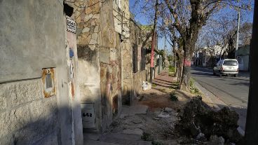 Luego del crimen de Florencia, la mujer que era el blanco del ataque abandonó el barrio.