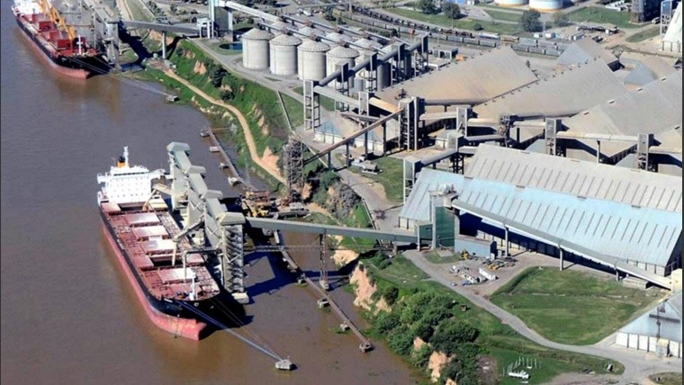 El gobierno provincial busca que las empresas cordobesas salgan por los puertos santafesinos.