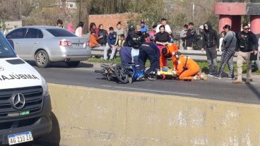 Un motociclista lesionado fue llevado al Heca en helicóptero.