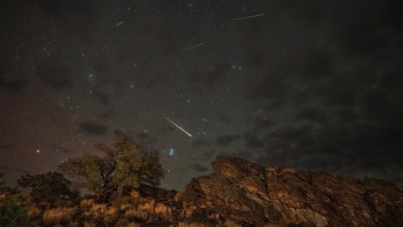 Las Perseidas se producen cuando la Tierra atraviesa la nube de partículas dejada por el cometa Swift–Tuttle.