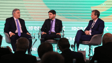 Los gobernadores dialogaron con el director ejecutivo de la Bolsa de Comercio, Javier Cervio.