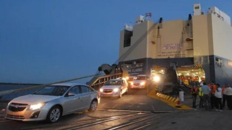 General Motors desembarcó unos 2.200 autos en el Puerto Rosario en 2013.