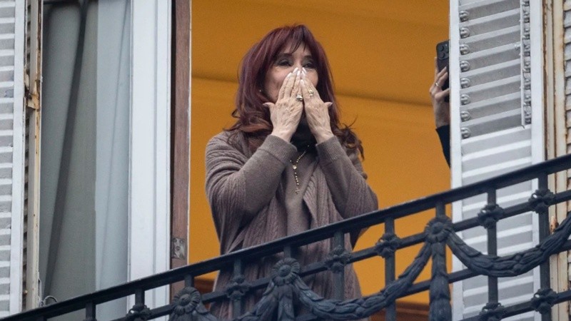 La ex vicepresidenta cuestionó el monto exigido, unos 685 mil millones de pesos.