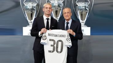 El "30" del Madrid con el presidente "merengue".