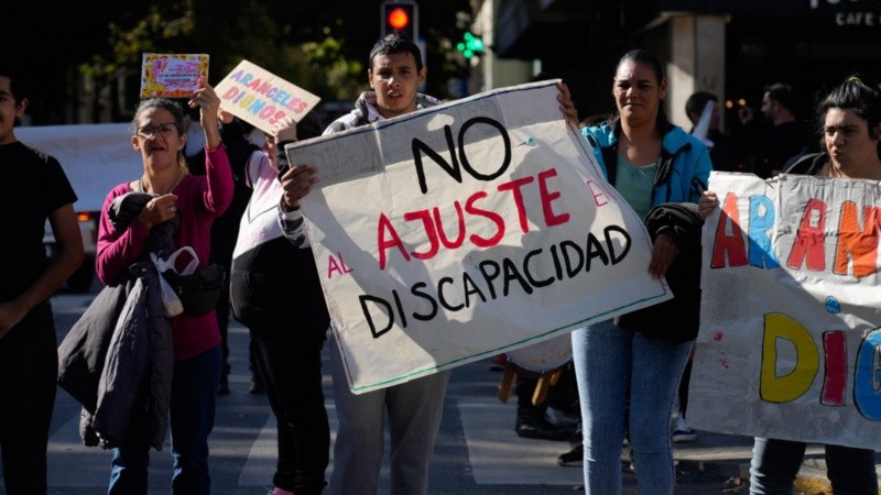 Nuevo reclamo con movilización contra la política oficial para el sector.