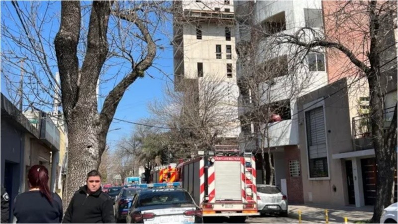 El edificio en construcción donde trabajaban los operarios el domingo pasado en San Lorenzo.