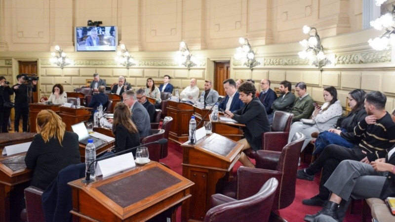 La Comisión de Régimen Municipal, Derecho a la Ciudad y Ordenamiento Territorial reunida este jueves.
