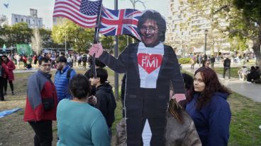 Sindicatos y movimientos sociales marcharon desde plaza Sarmiento a Corrientes y Rioja.