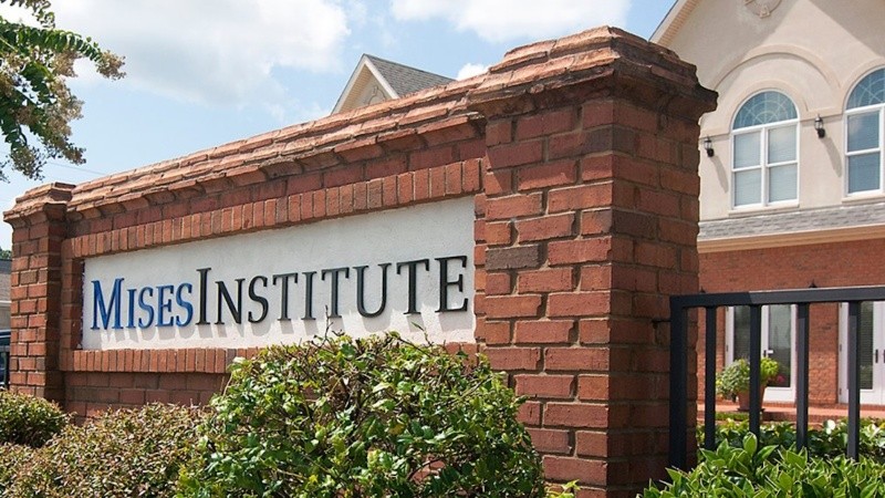 En disconformidad con el premio a Javier Milei, los profesores Rolf Puster, Jörg Guido Hülsmann y Hans-Hermann Hoppe renunciaron al Consejo Asesor Científico del Instituto Mises, y así quedaron sólo dos de los cinco miembros originales en el organismo.