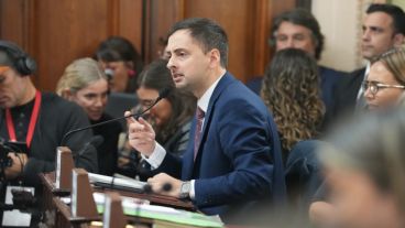 Peralta dijo que como Unidos "no se ponen de acuerdo entre ellos, buscan una palabra que no dice nada" y teme que eso afecte la nueva Constitución.