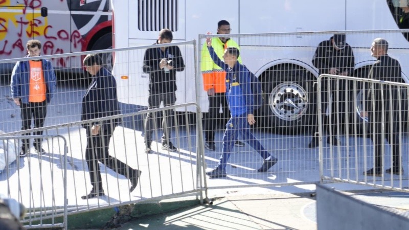 Di María bajó del micro rumbo al vestuario del Gigante de Arroyito.