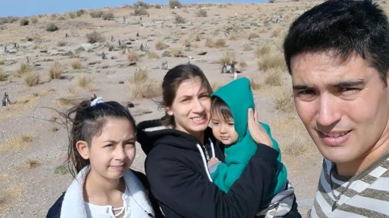 Nicoletti y dos hijos menores fallecieron; su mujer está grave.