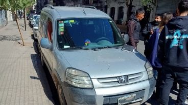 La Peugeot Partner estaba en Presidente Roca casi Santa Fe.