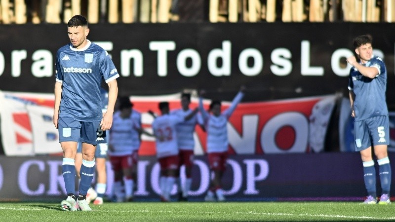 La Academia no puede sostener la performance del plano internacional.