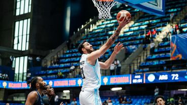 La figura fue Juan Fernández con 36 puntos y 16 rebotes.