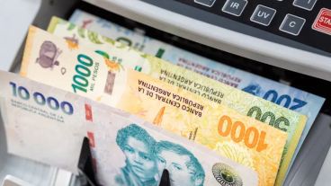 La tensión financiera y la decisión del Banco Central de subir nuevamente los encajes bancarios empujó a muchas entidades financieras a sostener las elevadas tasas que ofrecen a los ahorristas.