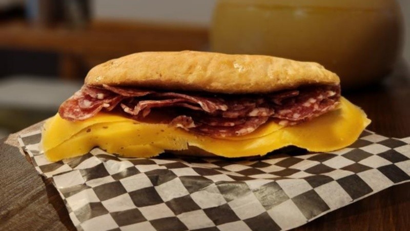 El bar se encuentra en el corazón de Barrio Martin.