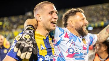 Módica ingresó en el segundo tiempo del clásico por Copetti y también celebró como hincha.