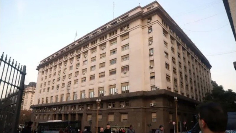 Economía logró revertir la falta de demanda de títulos de deuda de la licitación anterior.