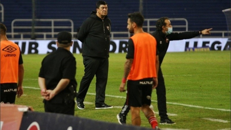 A sus 56 años, el ex arquero de la selección argentina tendrá  una nueva incursión en el fútbol como asistente,.