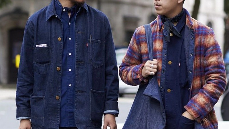 El cambio de estación trae consigo un desafío estilístico: no pasar frío, pero tampoco quedar atrapado en los looks más pesados del invierno.