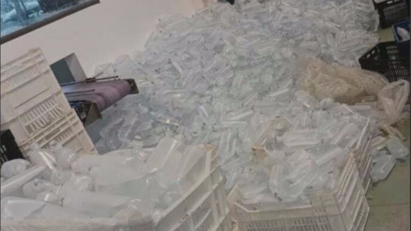 Los ex trabajadores denunciaron falta de higiene y de mantenimiento en las instalaciones del laboratorio.