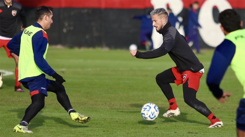 Benedetto no pudo imponer su juego como lo hizo ante Argentino.