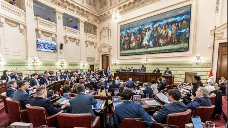 Otra larguísima sesión de la Convención Constituyente.