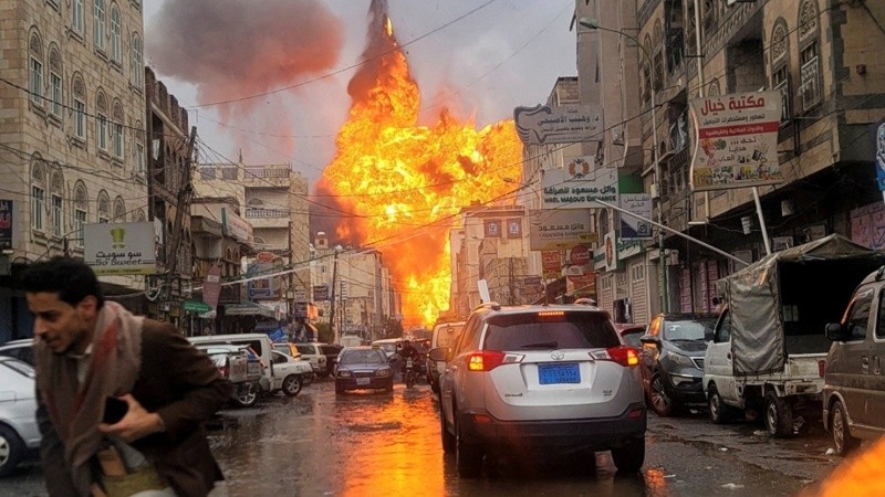 Rebeldes hutíes de Yemen anunciaron la muerte de su primer ministro tras un ataque de las fuerzas de Israel.