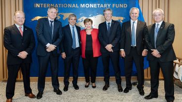 La Justicia ordenó al Ministerio de Economía entregar el expediente del DNU con el que se cerró el nuevo acuerdo con el FMI.