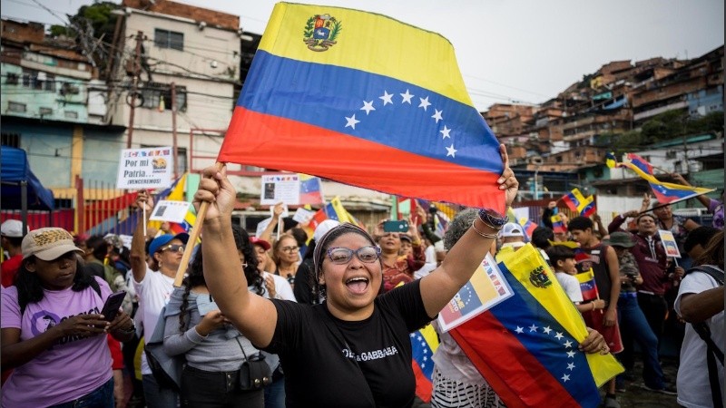 El chavismo se moviliza en comunidades para respaldar a Maduro ante 