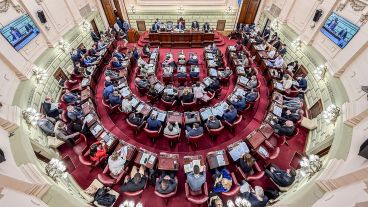 La sesión del viernes duró once horas y se estiró hasta la madrugada.