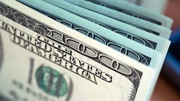 El gobierno mete torniques por todos lados para que el dólar no se mueva antes de las elecciones.