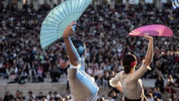 La Escuela Municipal de Danzas y Arte Escénico Ernesto de Larrechea celebra su centenario.