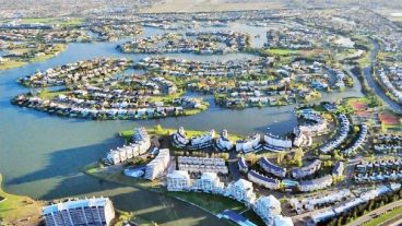 La policía está a cargo de los allanamientos.