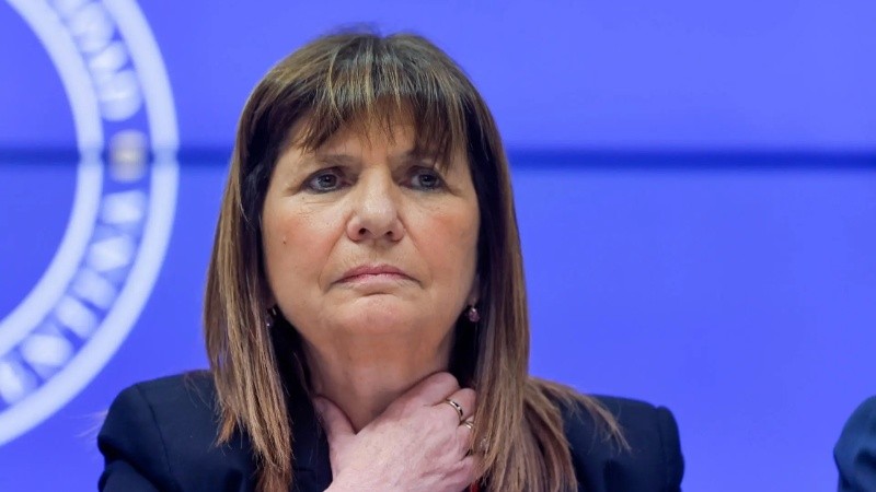 Bullrich: “Es muy importante en este momento aclarar la situación ya. Ya hay que aclararla”.