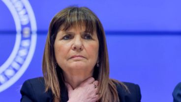 Bullrich: “Es muy importante en este momento aclarar la situación ya. Ya hay que aclararla”.