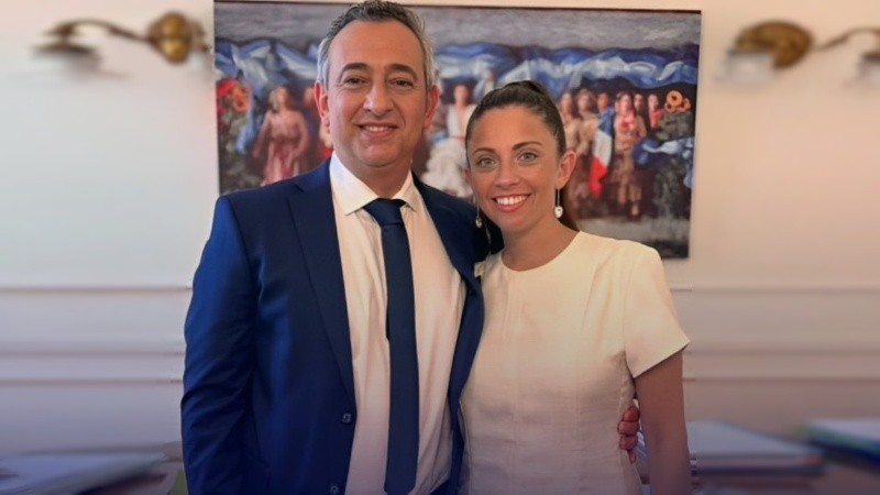 Este viernes, el mandatario local se casa por civil en público.