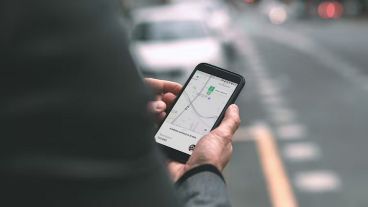 La mamá la estaba viendo por el GPS de la aplicación.