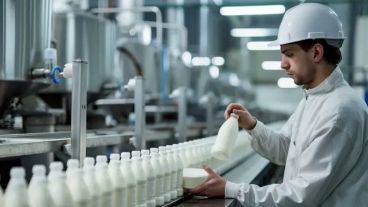 Las cuatro empresas reúnen más de 2.200 trabajadores directos, la mayoría con salarios atrasados, suspendidos o directamente sin tareas.