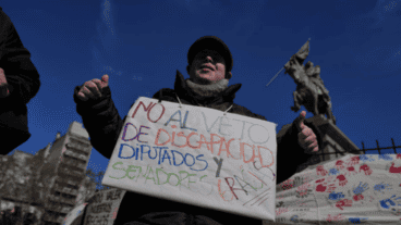  Concentración en la plaza San Martín.