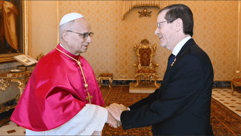 El presidente de Israel se reunió con el papa León XIV en el Vaticano.