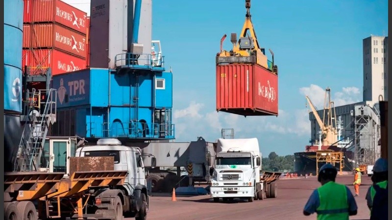 Asoman nuevos tiempos para el puerto rosarino.