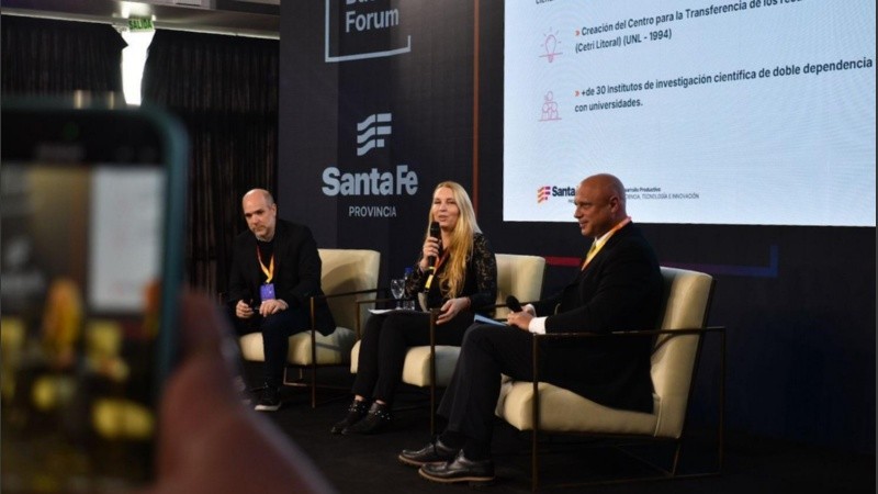 Turcato, Pogliani y Medici, en la presentación de la Provincia en el Santa Fe  Business Forum